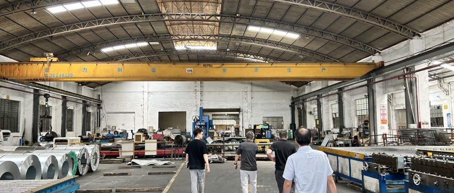 南方股份公司一行莅临我司考察洽谈合作