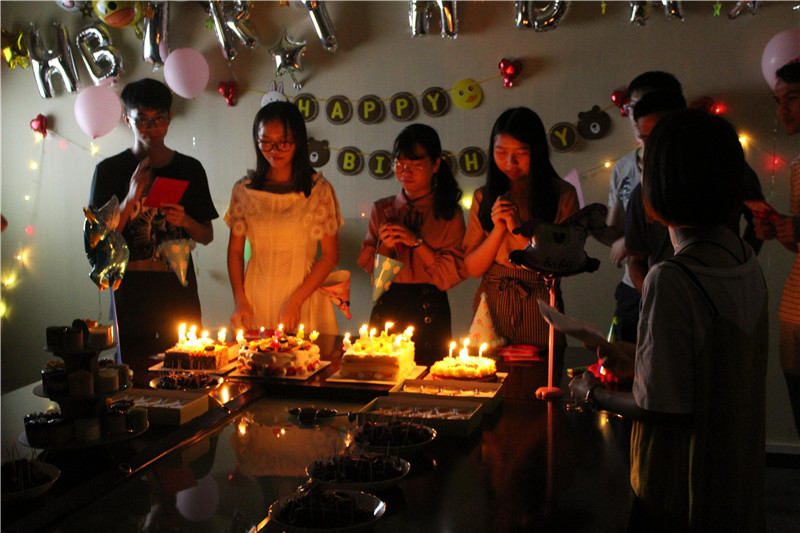 镒辰,镒辰集团,镒辰智造,镒辰钢铁,员工生日会