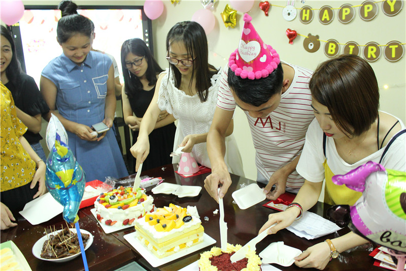 镒辰,镒辰集团,镒辰智造,镒辰钢铁,员工生日会