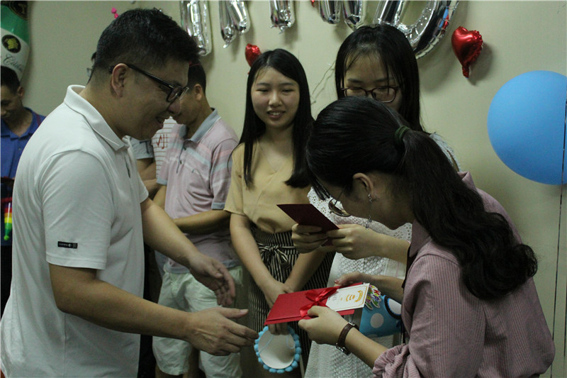 镒辰,镒辰集团,镒辰智造,镒辰钢铁,员工生日会
